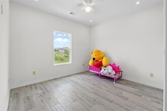 Building Photo - 5053-5835 Drive