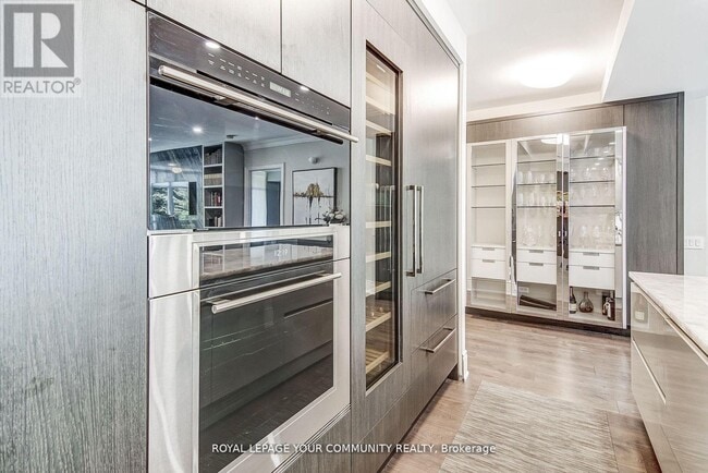 Building Photo - 7071 Bayview Ave