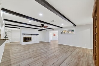 Building Photo - 1810 Indian Shores Rd