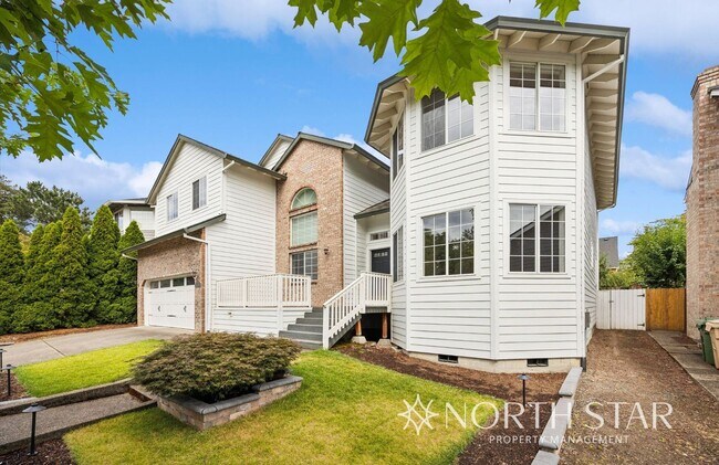 Building Photo - Westlake Traditional with Private, Level B...