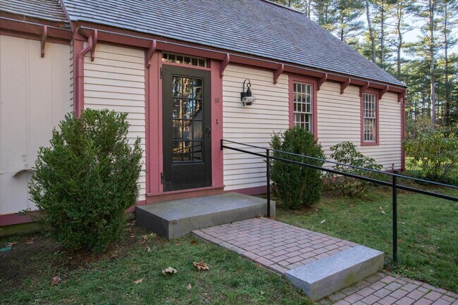 Building Photo - 16 King Philip Trail