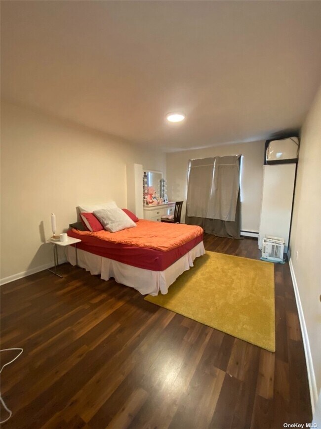 Foto del edificio - 43-41 162nd St