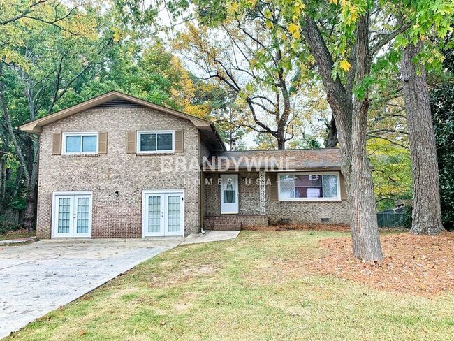 Foto del edificio - MOVE IN BY DECEMBER 24TH AND RECEIVE HALF ...