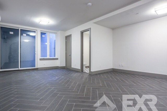 Foto principal - 523 Willoughby Ave