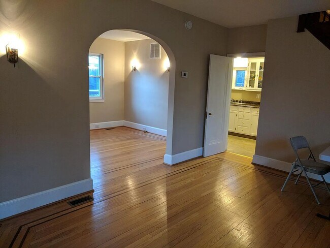 Foto del edificio - 6114 Moyer Ave
