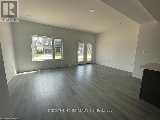 Photo du bâtiment - 120 Court Dr