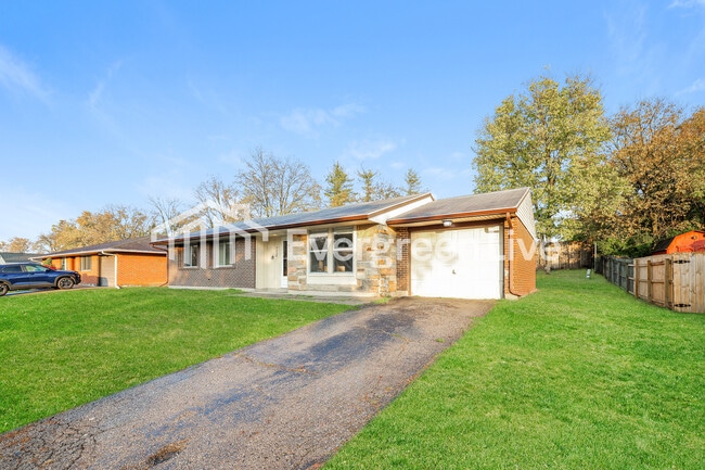 Foto del edificio - 7320 Kirkview Dr