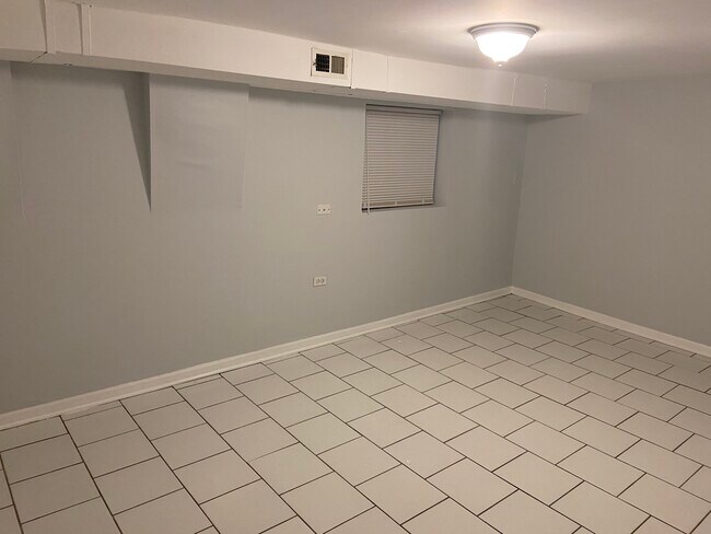 Foto del edificio - 3425 N Harding Ave