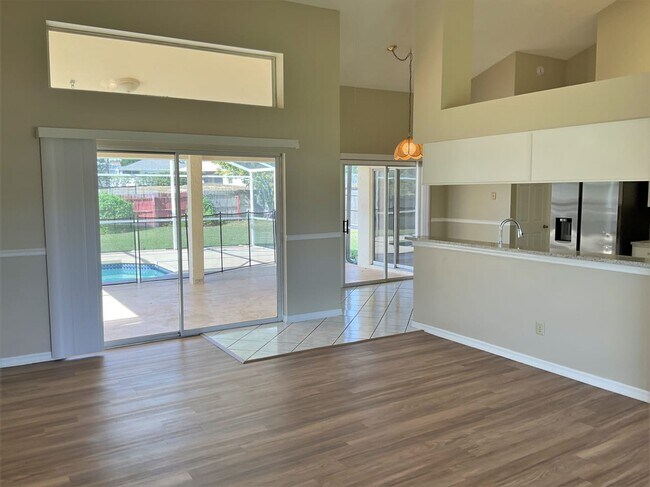 Building Photo - 5660 Loma Vista Dr W