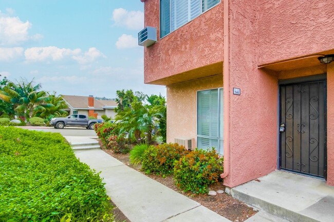 Building Photo - Spacious 2-bedroom, 1.5 bath in Del Cerro