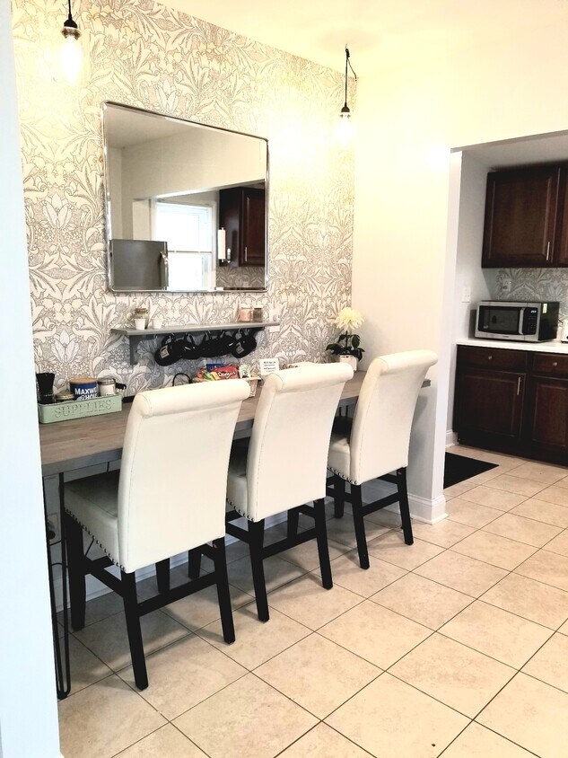 Foto principal - 302 W 13th St