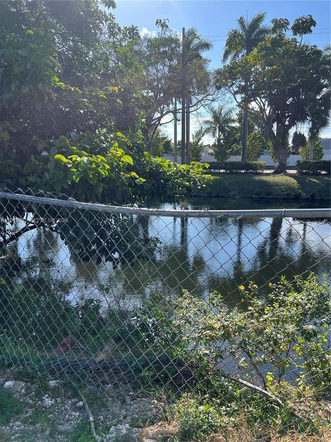 Building Photo - 158 SW 96th Ct