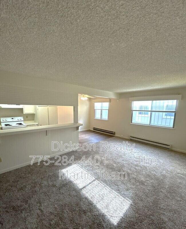 Building Photo - 5020 Catalina Dr