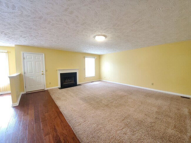 Foto del edificio - 2533 Larwood Dr