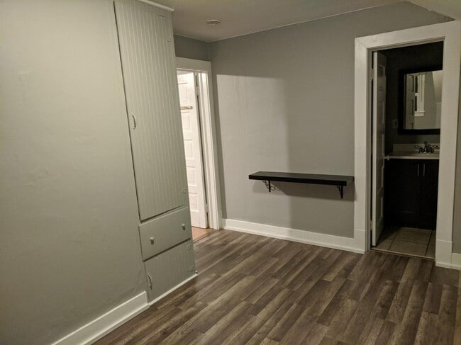 Bedroom - 165 S 500 W