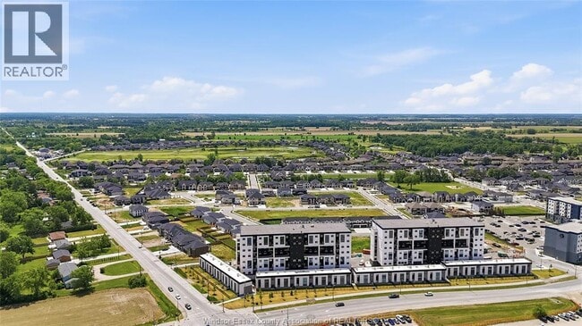 Building Photo - 4400 Laurier Pkwy