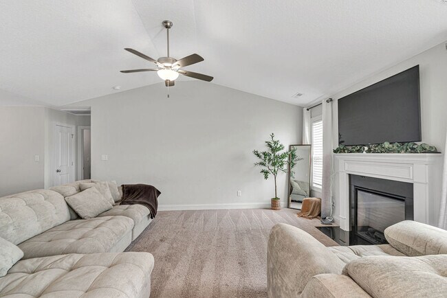 Building Photo - 619 Indigo Johnston Dr