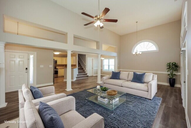Building Photo - 385 Fairway Ct