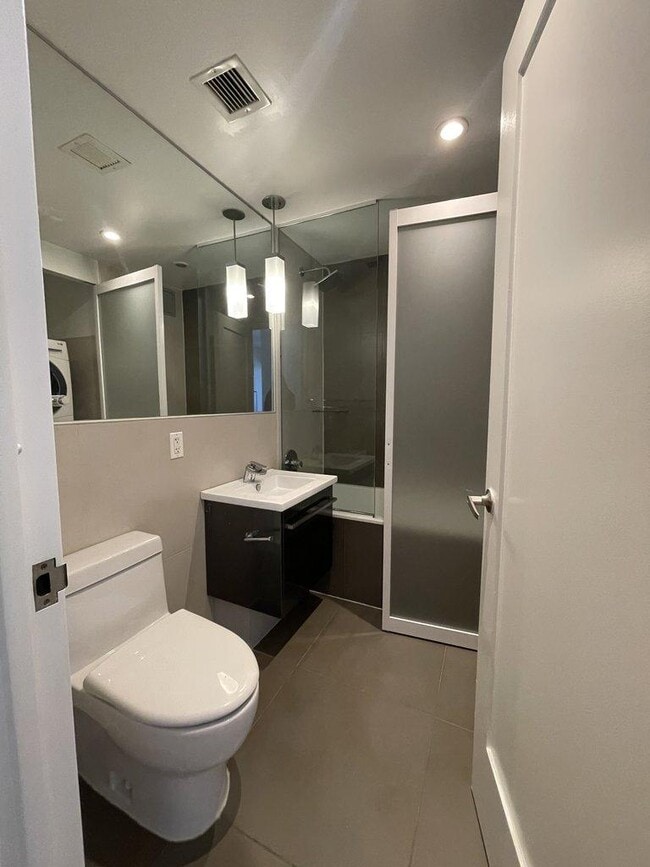 Building Photo - 1 bedroom in New York NY 10018
