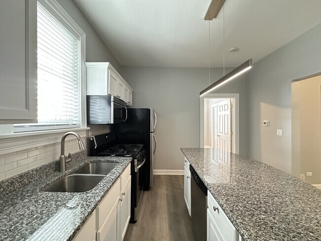 Foto del edificio - 1628 N Campbell Ave
