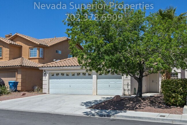 Building Photo - SE Single Story 3 Bedroom Home!!! Low Main...