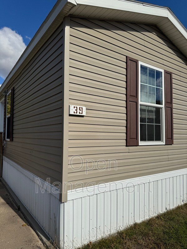 Foto del edificio - 755 N Tratt St