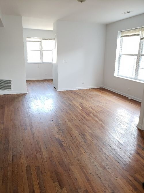 Building Photo - 2306 W Rosemont Ave