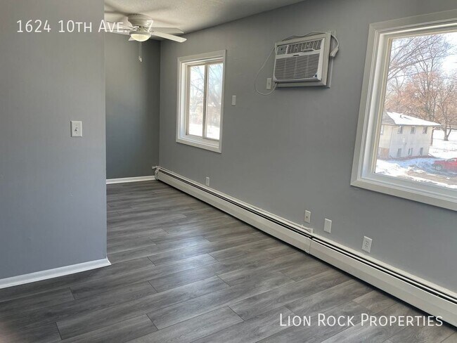 Building Photo - Beautiful 2-Bedroom Unit in Newport Ponds ...