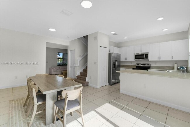 Foto del edificio - 10158 SW 228th Terrace