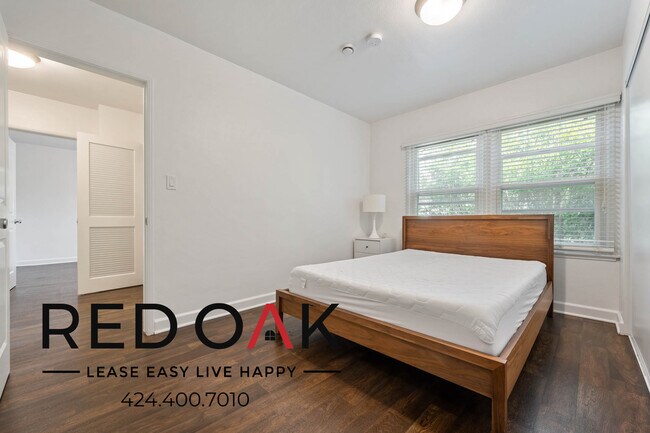 Foto del edificio - 6 WEEKS FREE! Bright and Tranquil Two Bedr...