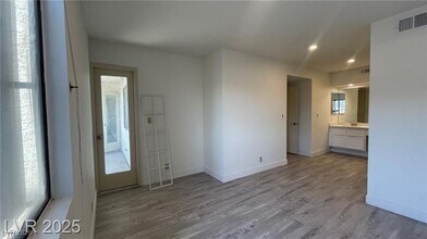 Building Photo - 1701 E Katie Ave