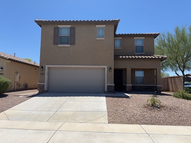 Building Photo - Beautifully updated 4 bedroom plus loft, 2...