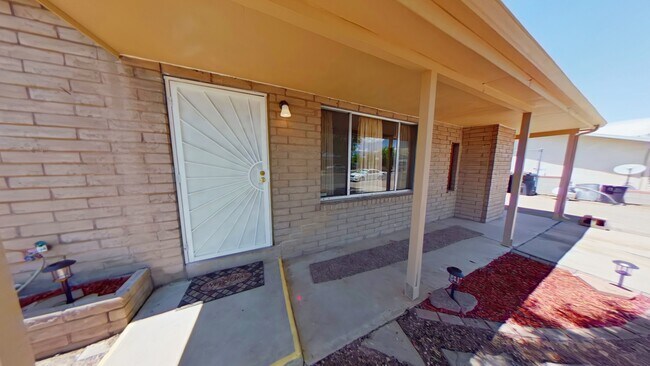 Building Photo - 3759 La Plaza Dr NW