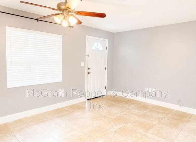Foto del edificio - 7704 Chase Rd