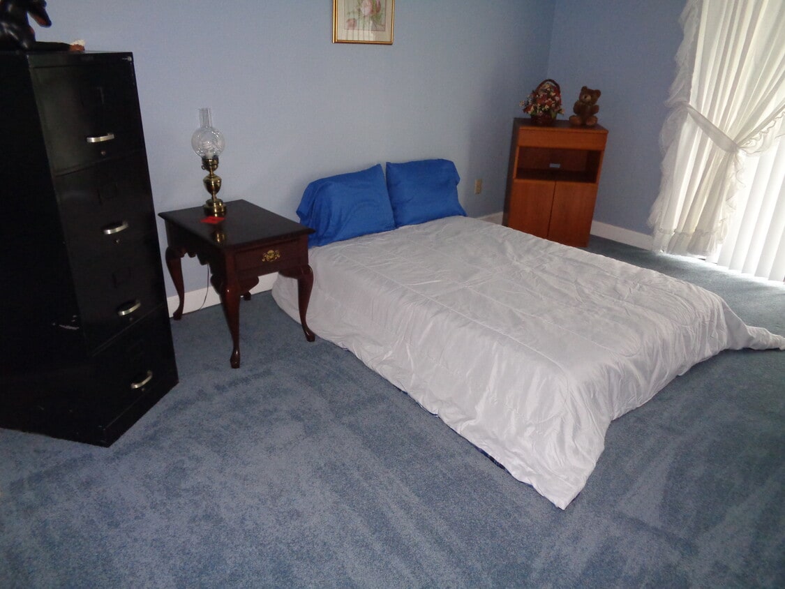 Primary Photo - 73 Bluestone Dr