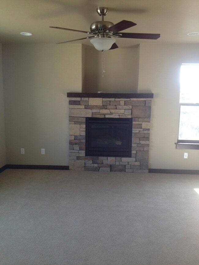 Foto del edificio - 1906 Leeward Ct