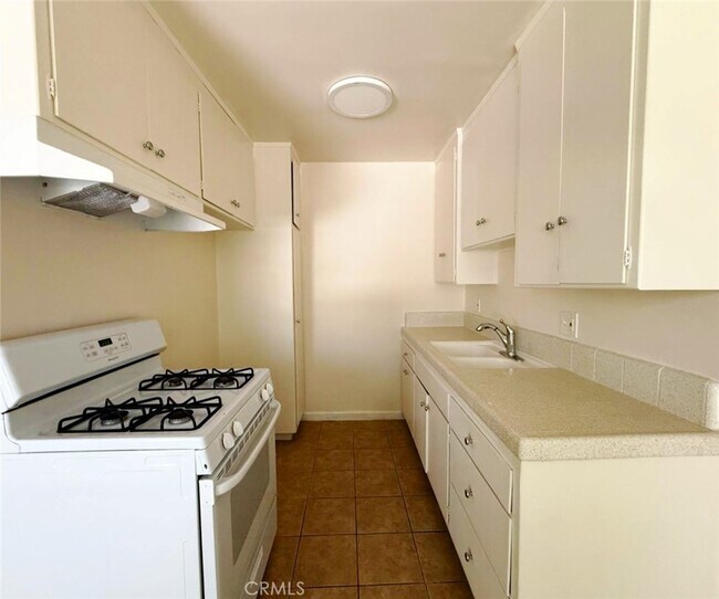 Foto del edificio - 8371 Northgate Ave
