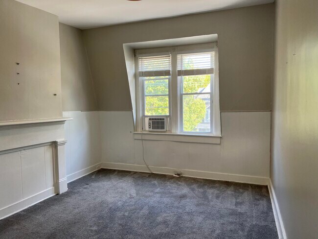 Building Photo - 517 Sanford St