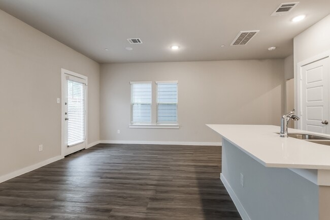 Foto del edificio - 18310 W Centro Cir