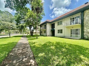 Building Photo - 6530 Lake Patricia Dr
