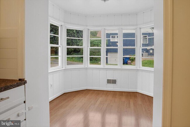 Foto del edificio - 5205 Saratoga Ave