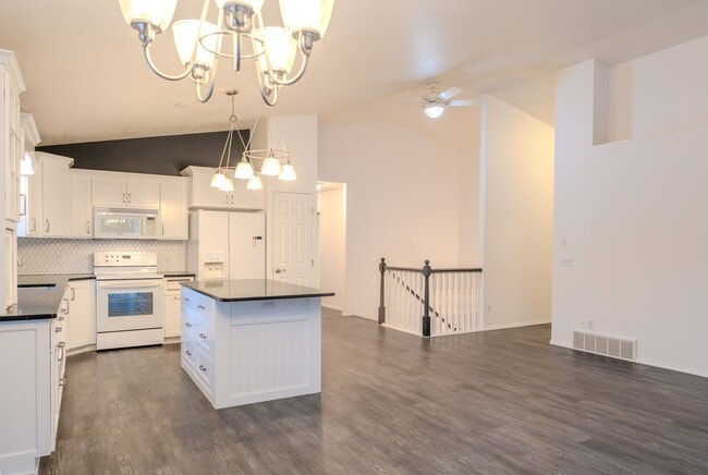 Building Photo - 217 Coho Rd