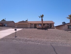 Building Photo - 3168 Iroquois Dr