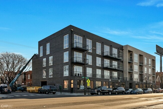Building Photo - 2435 N Western Ave