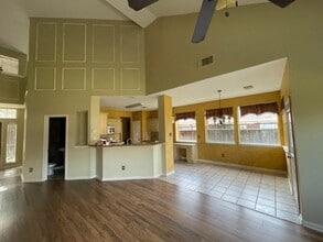 Building Photo - 1706 Garden Home Dr