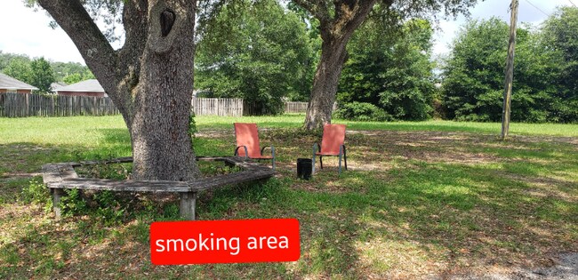 Foto del edificio - 2301 W James Lee Blvd