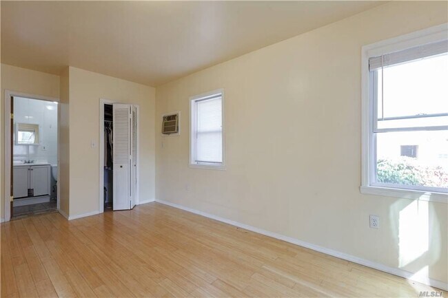 Foto del edificio - 150-24-150-84 84th Ave