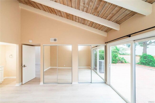 Building Photo - 4436 Sandburg Way