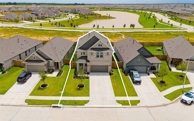 Foto del edificio - 6731 Iron Clover Dr