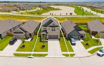 Building Photo - 6731 Iron Clover Dr